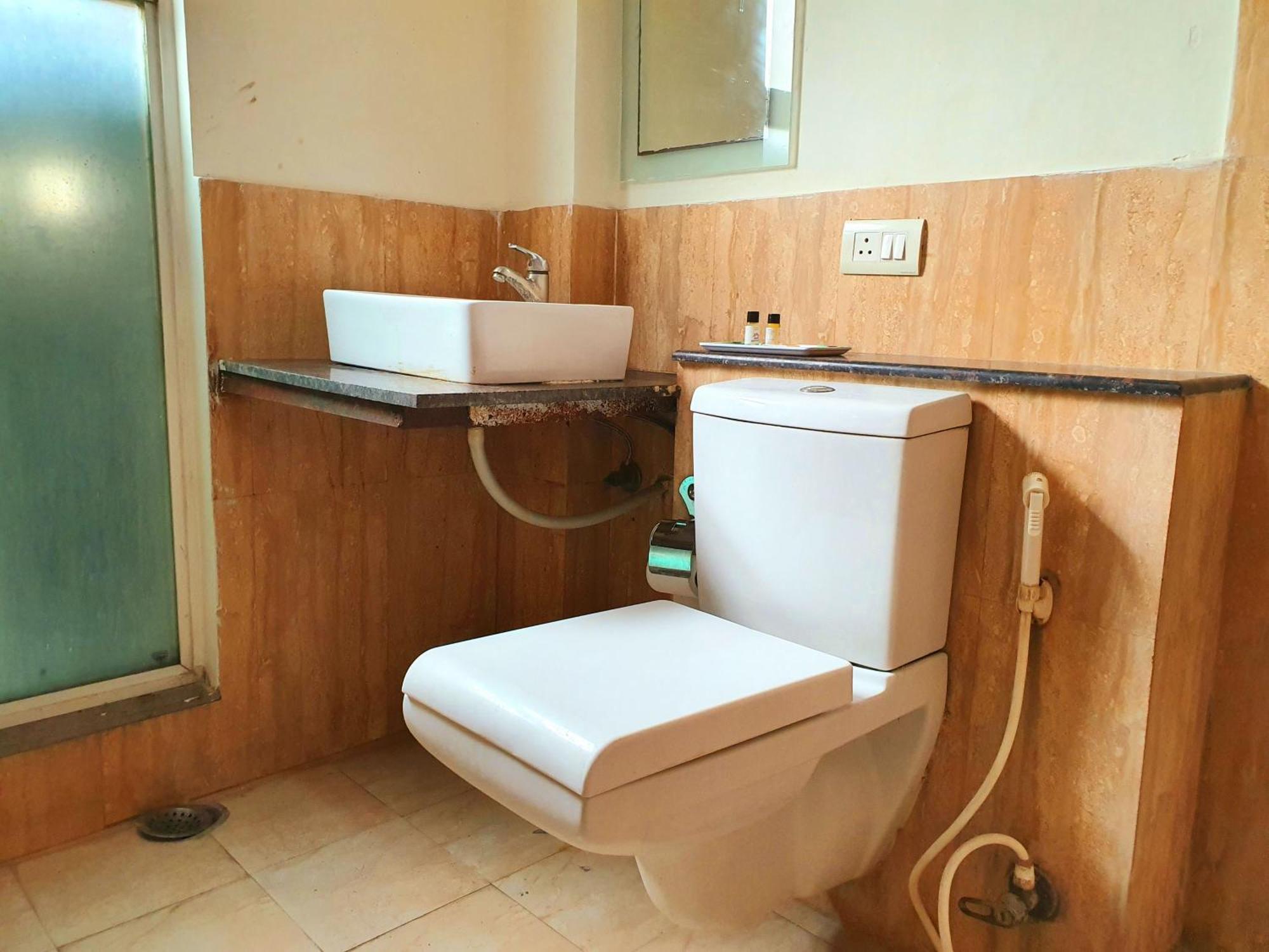 Hotel Merriment Alpha Noida Ngoại thất bức ảnh