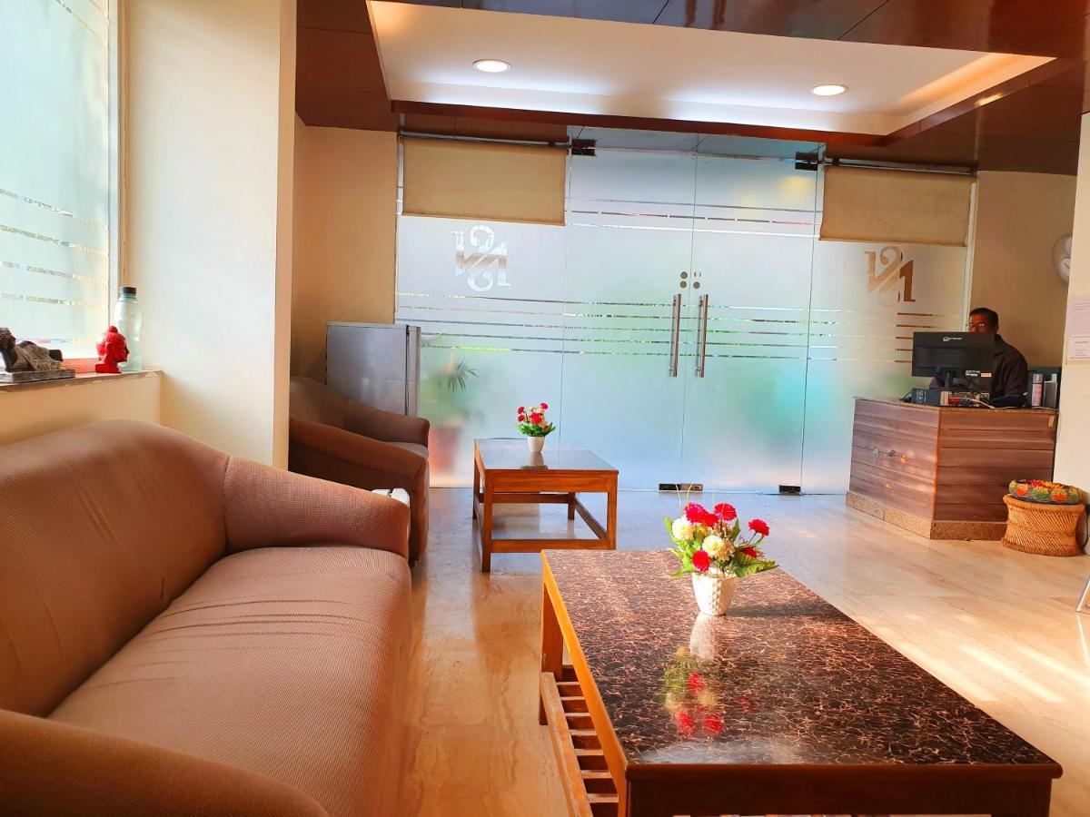 Hotel Merriment Alpha Noida Ngoại thất bức ảnh